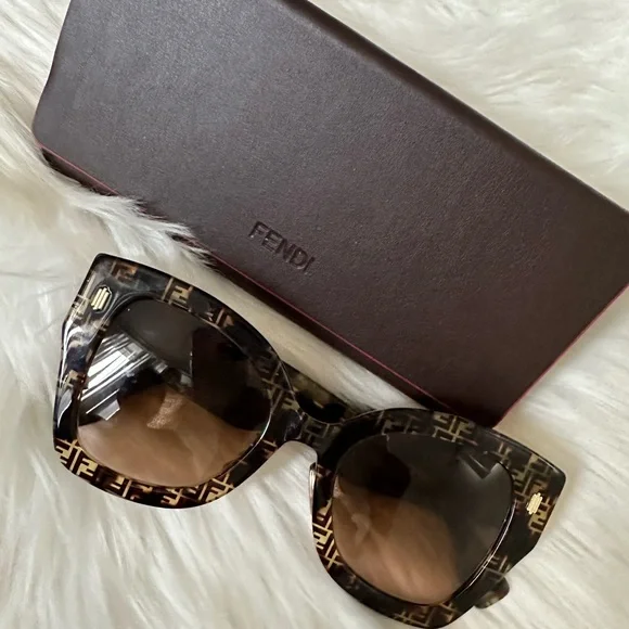 FENDI FF logo acetate sunglasses in Havana print - Picture 4 of 14